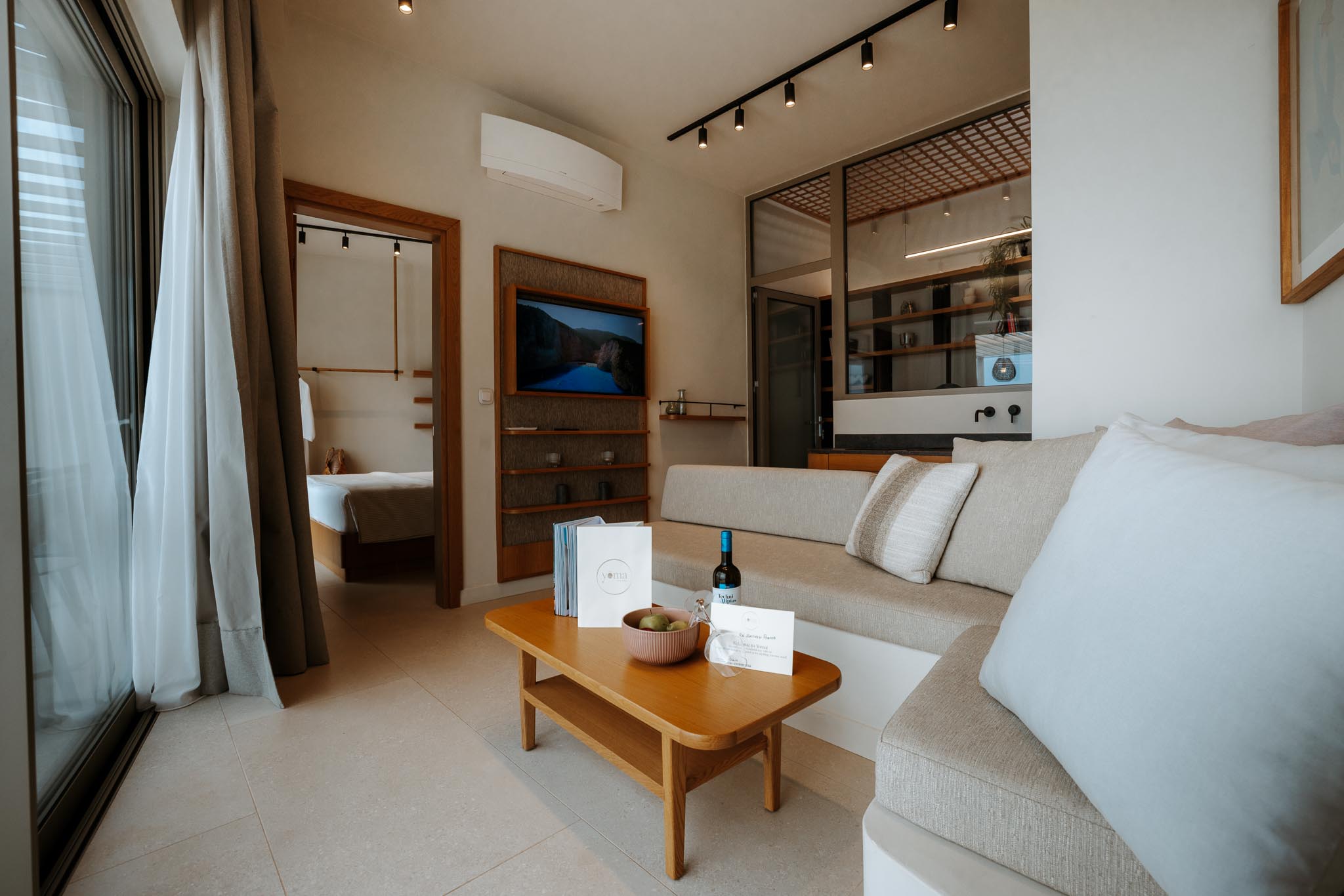 How Photography Shapes the Guest Experience Before They Arrive